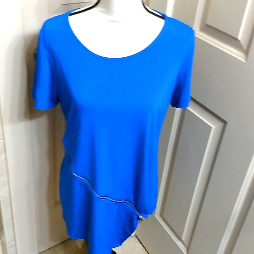 Roz & Ali royal blue top with zipper detail,sizeM